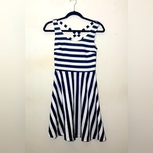 XS H&M Beetlejuice dress stripe striped stripes black white